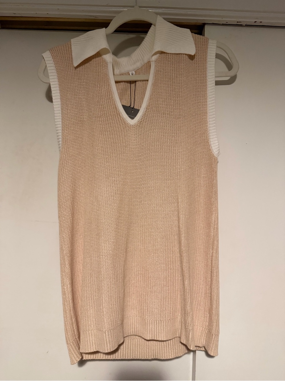 Sleeveless Knit Polo Top in Beige and White